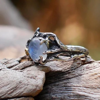 Винтажное пръстен с Лунен камък за жените Черни бижута Златни Цвете Пръстен на пръста на Жена Очарователно бижу Подарък Сватбена халка